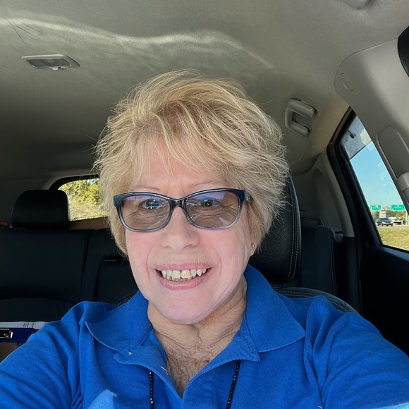 Meet your Posher, Cindy - Picture 1 of 1